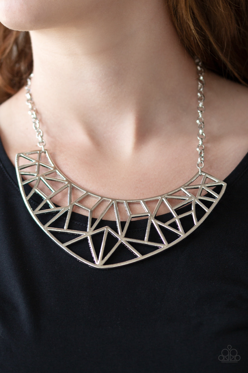 Strike While HAUTE - Silver Necklace Earring Set 525