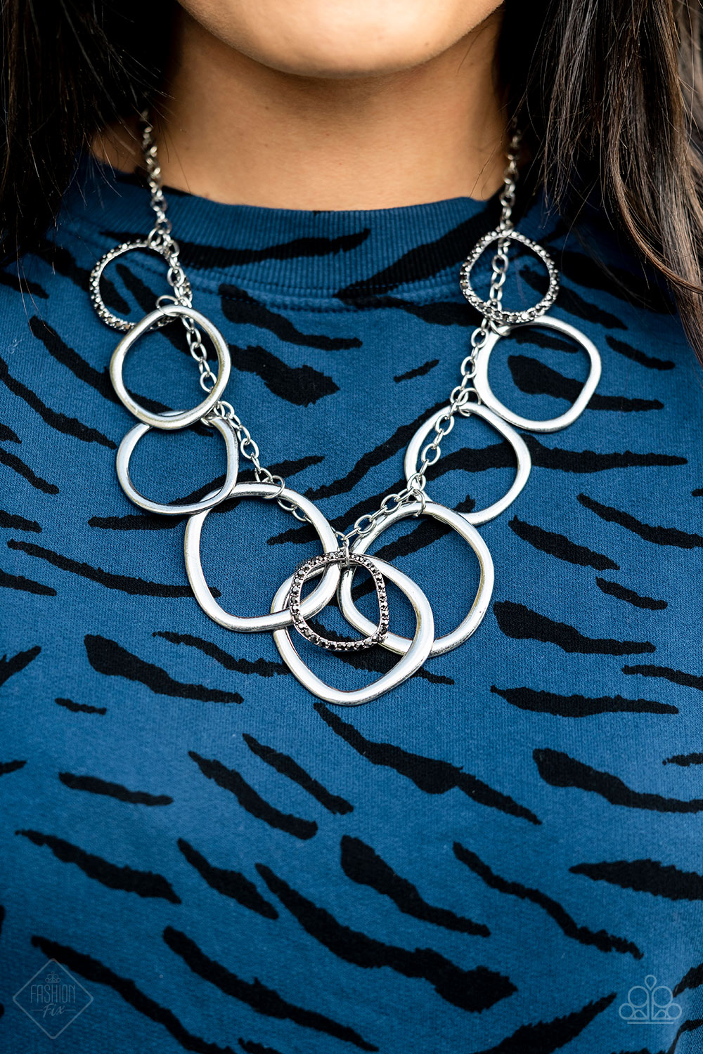 Dizzy With Desire - Silver Necklace Fashion Fix June 2021 Magnificient Musings 4085