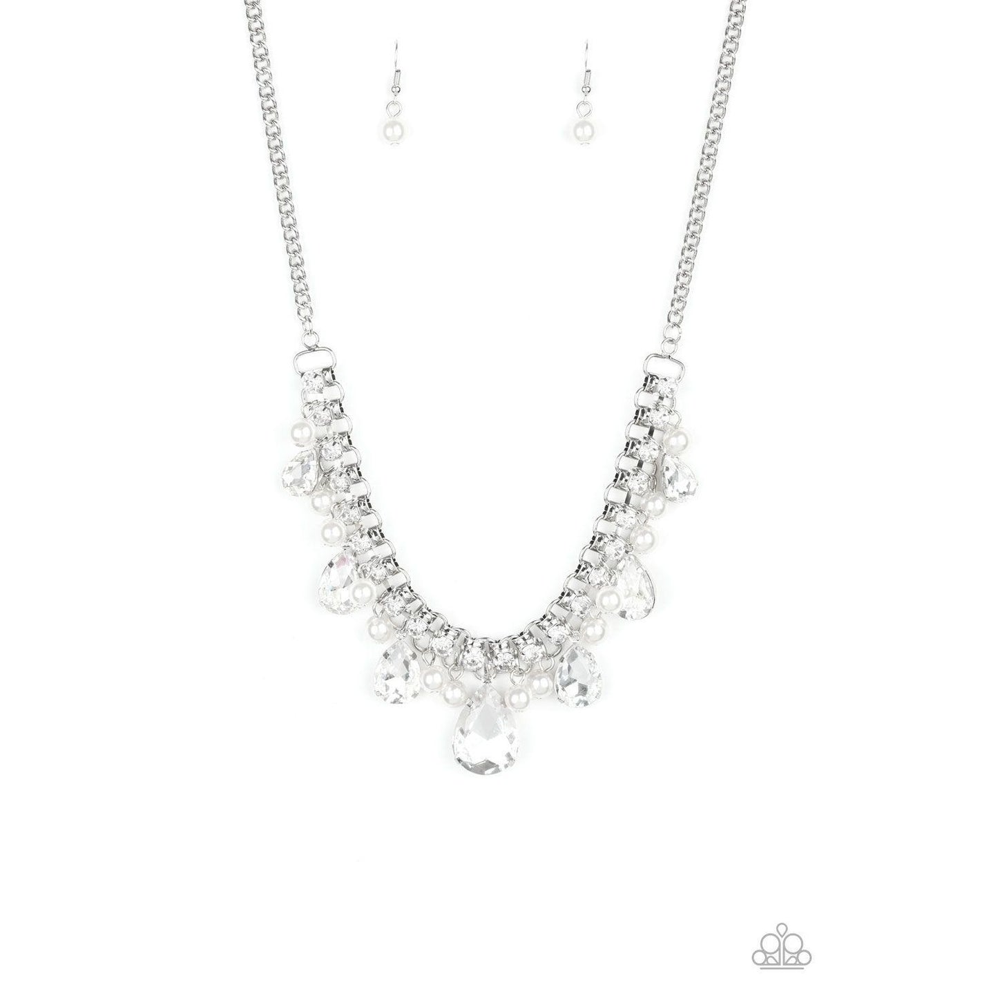 Knockout Queen – White Necklace