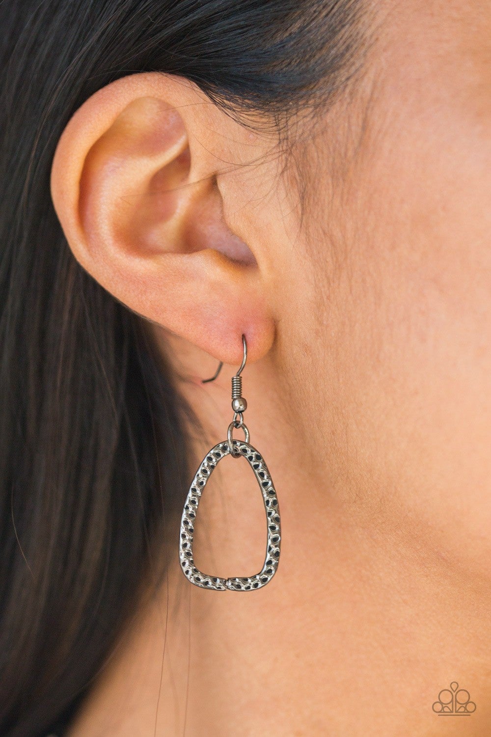 Metro Nouveau - Black Necklace Earrings