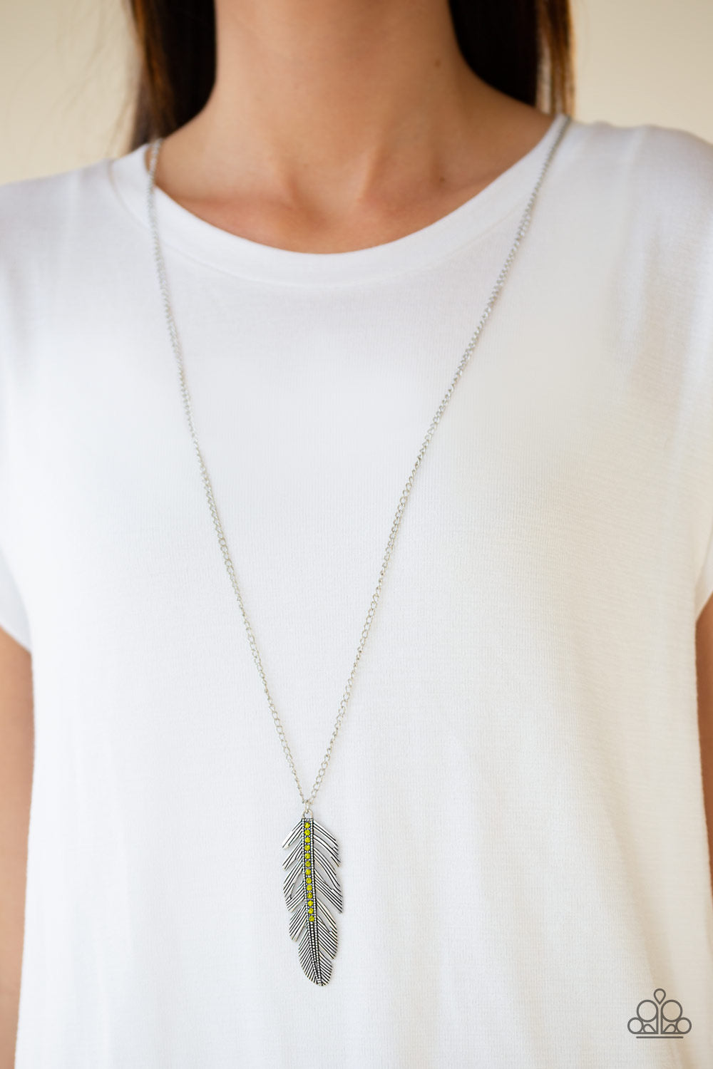Sky Quest - Green Feather Necklace 2205