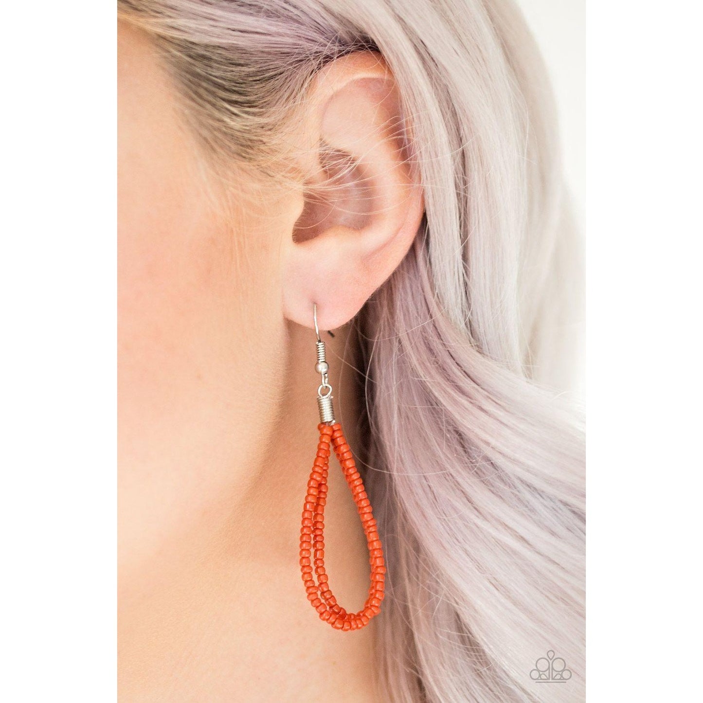 A Standing Ovation – Orange Necklace 1459